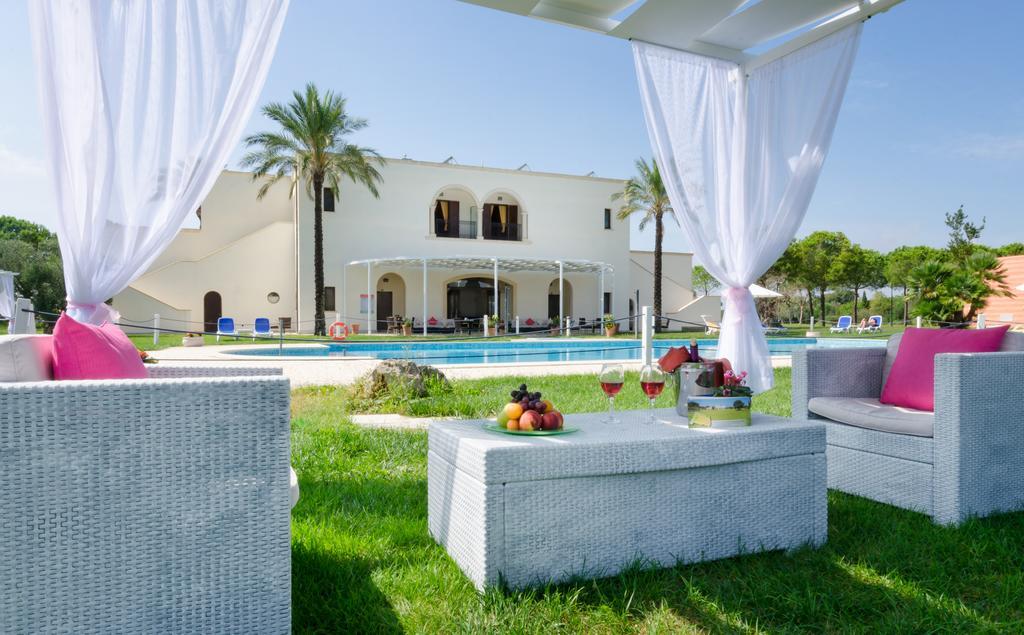 Amaregold Tenuta La Baronessa Resort Tuglie Exterior foto